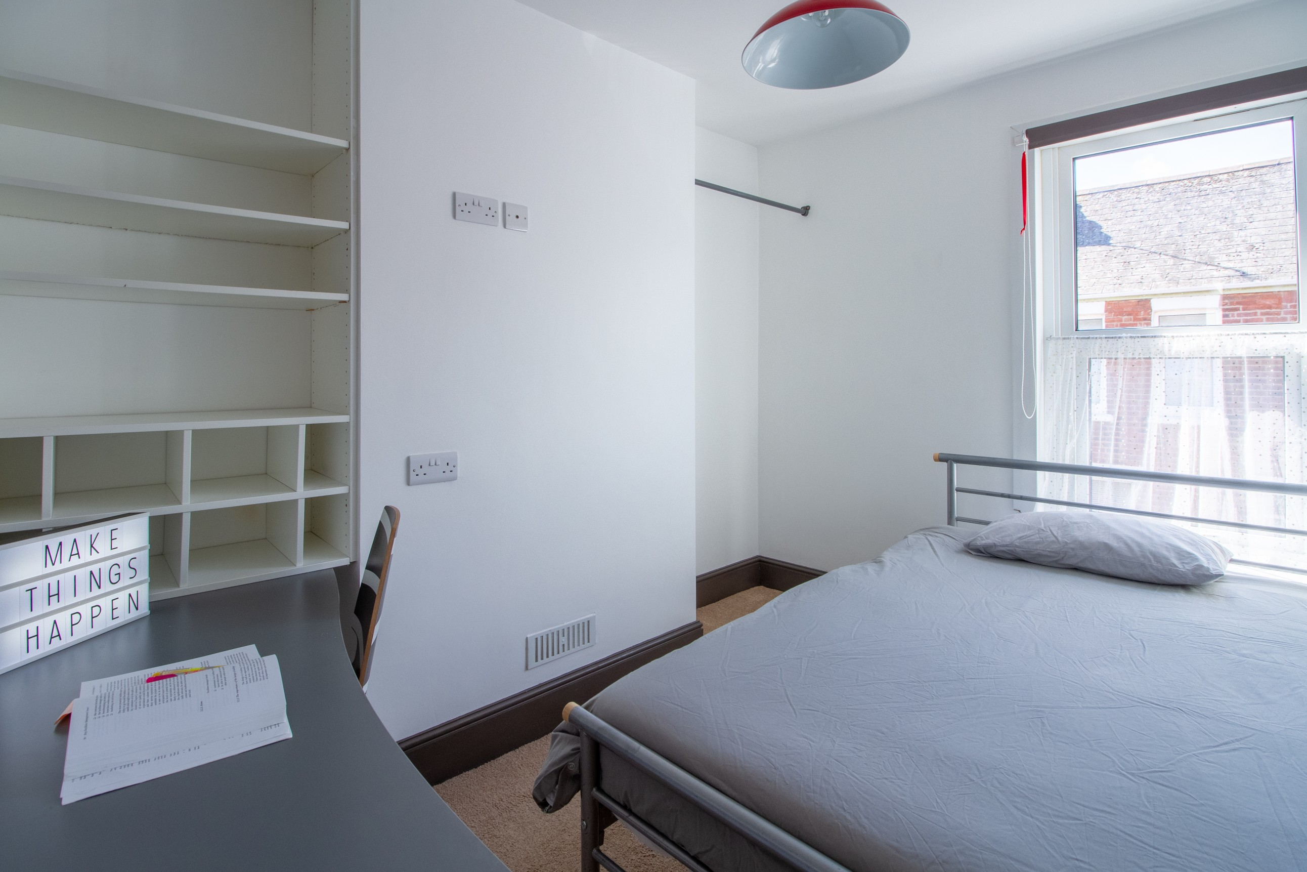 Robin perched on Gillams Properties to let students sign in Exeter