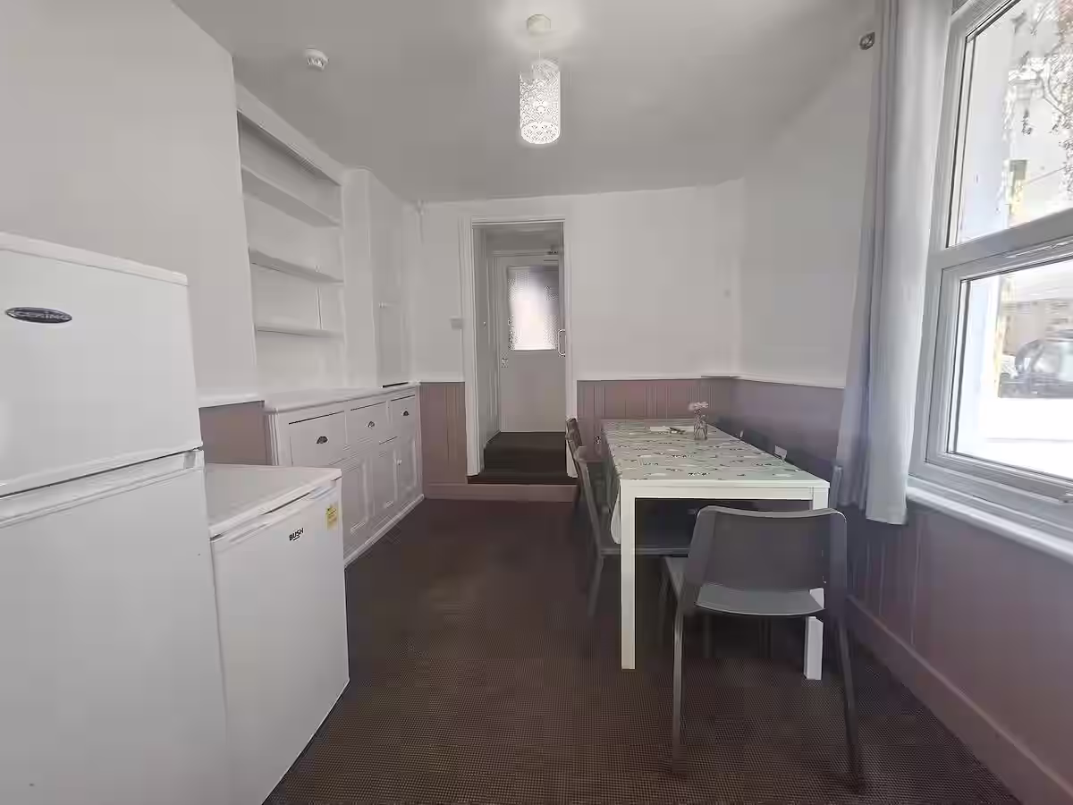7-Bed Student House, 7 Hillsborough Avenue