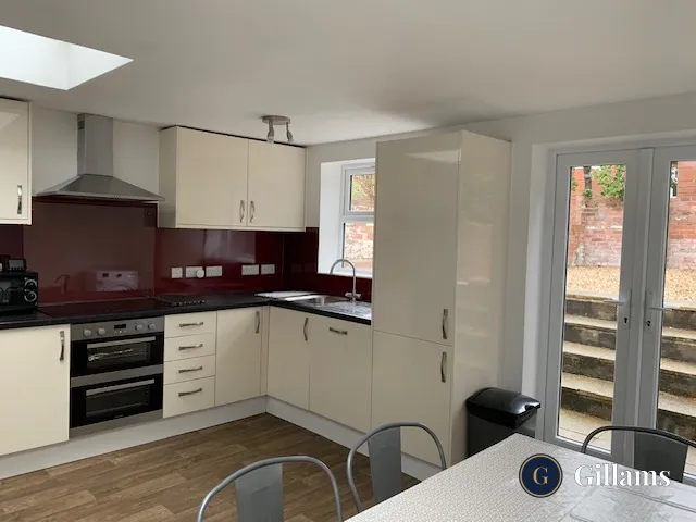 6 bed house - 66 Victoria Street Exeter