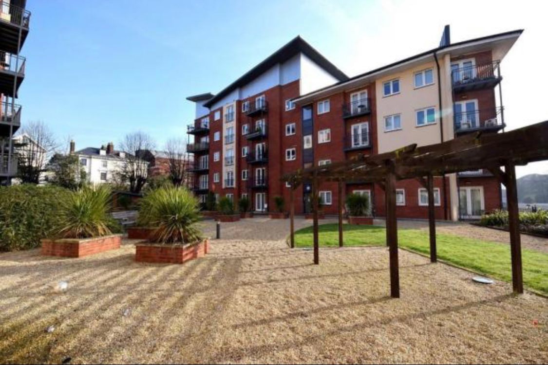 3 bed flat - 31 Constantine House, New North Road, Exeter, Devon