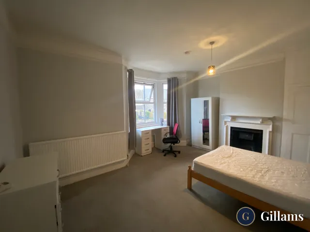 4-bedroom student house at 96 Magdalen Road, Exeter,