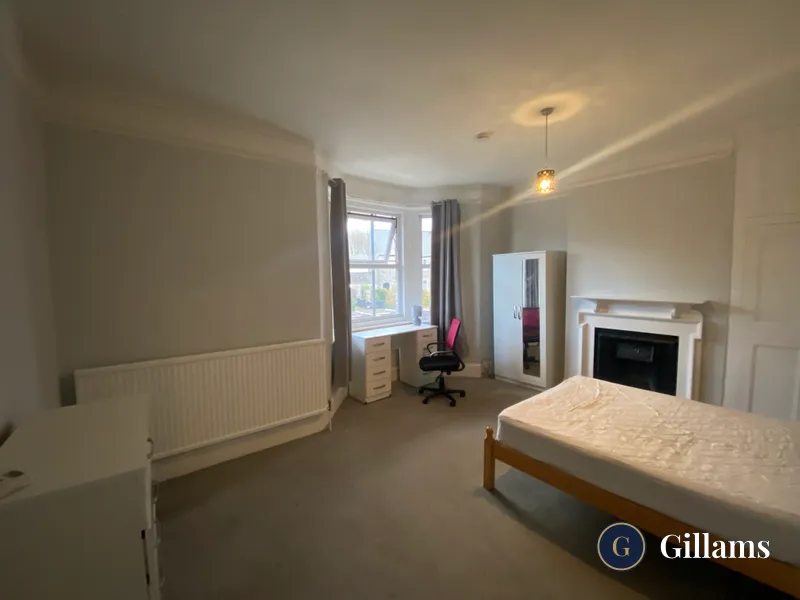 4 bed house - 96 Magdalen Road, Exeter,