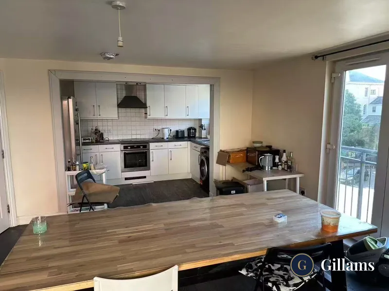 3 bed flat - 26 Julius House, New North Road, Exeter, Devon