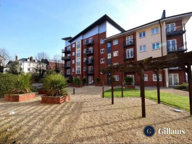 3 bed flat - 33 Julius House, New North Road, Exeter, Devon